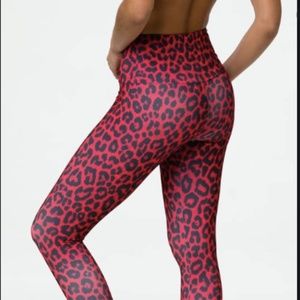 Red leopard legging NWT